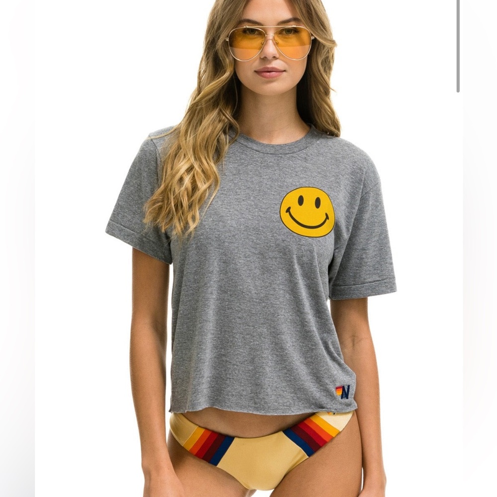 NWT-AN smiley 2 boyfriend tee